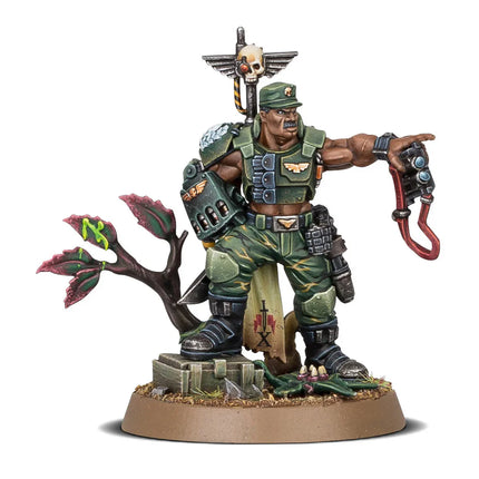 Warhammer Commemorative Seires - Astra Militarum: Catachan Colonel